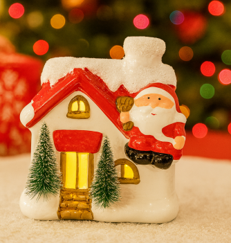 Santa’s Cozy Cottage (with LED lights)