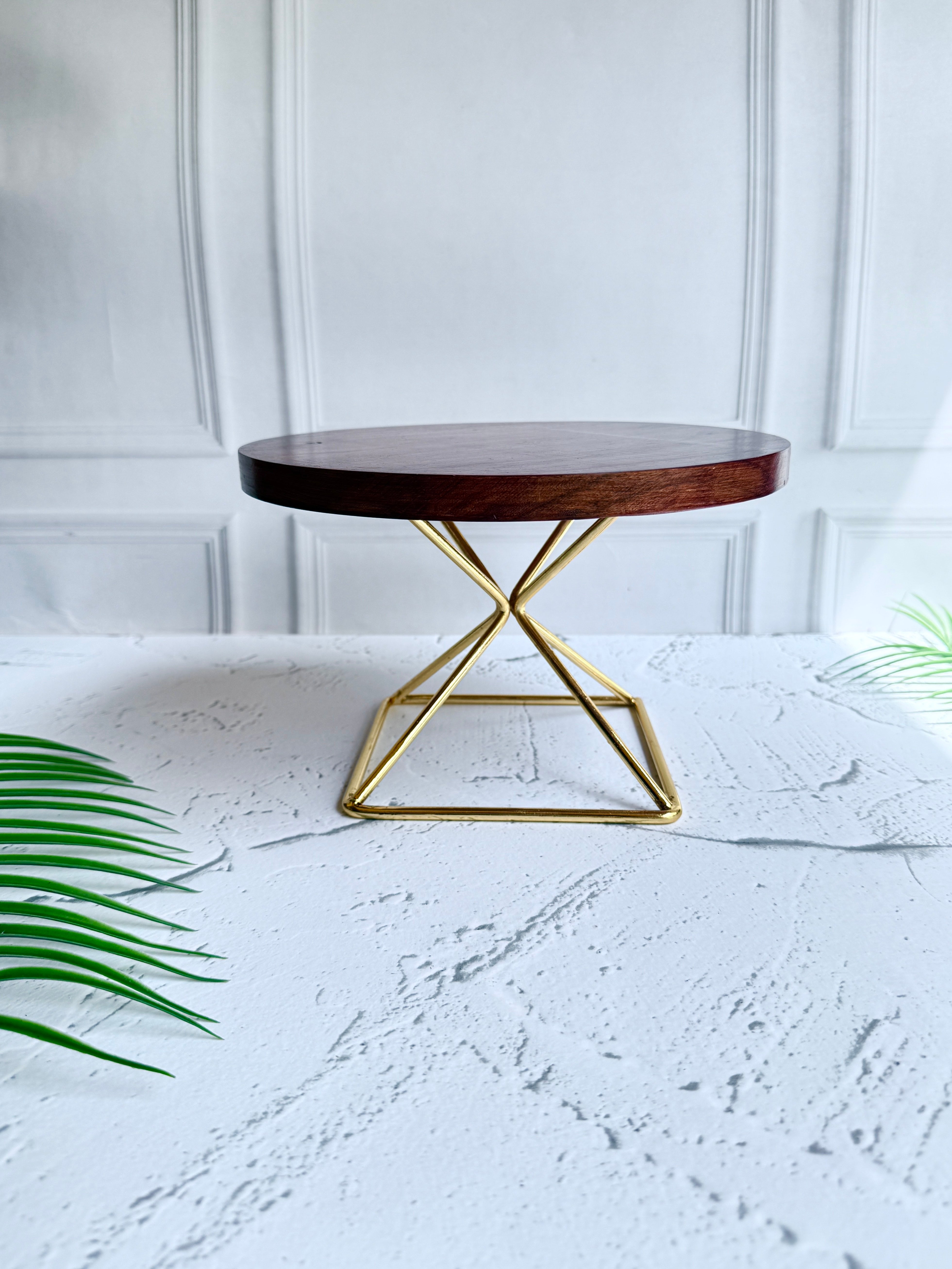 The Rustic Elm Cake Stand